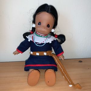 Precious Moments 12” Native American Indian Sioux Izusa, “White Stone.” 1994